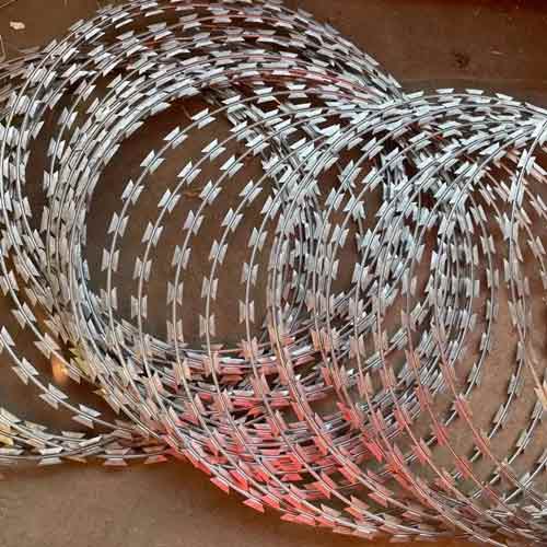 Flat Wrap Razor Wire Park Fence